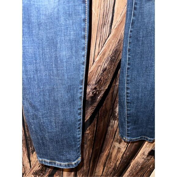 Cabi Cinch Skinny Jeans #3938 Blue denim Size 4 retails  $142 sutters wash - Picture 3 of 9
